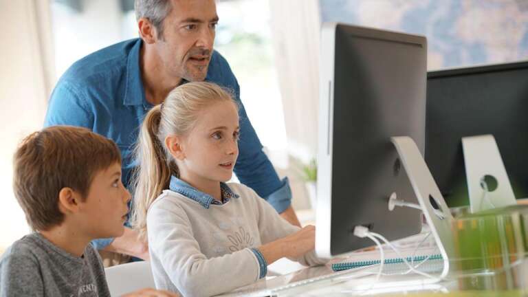 علامات الطفل المبرمج – كيف أكتشف مواهب طفلي في البرمجة؟