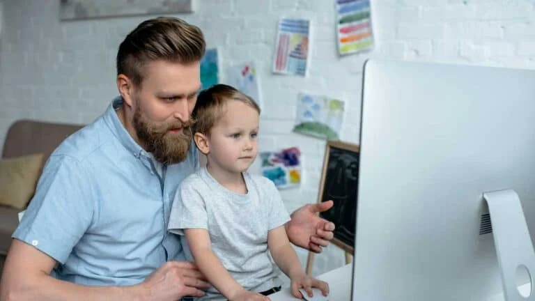 تأثير تفاعل الوالدين مع طفلهما في تعلم البرمجة 3 تأثير تفاعل الوالدين في تعلم البرمجة